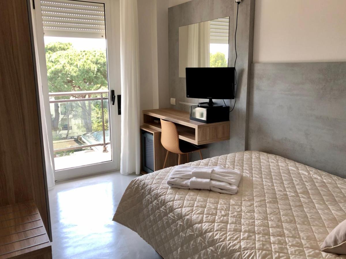 Deluxe Single Room with Sea View,1083458983:JPEG